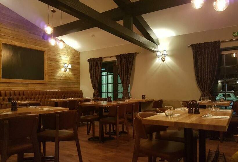 فندق The Angel Inn