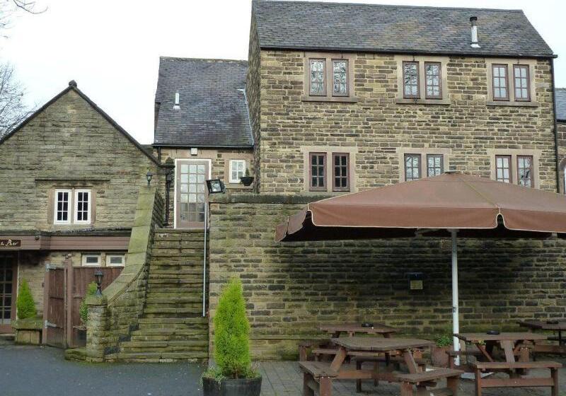 Отель The Manor House