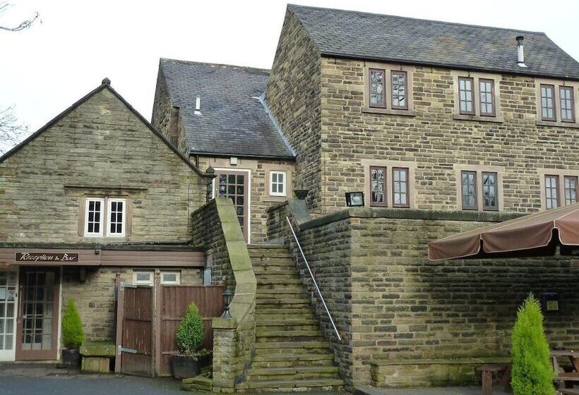 Отель The Manor House