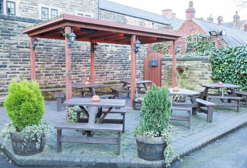 Отель The Manor House