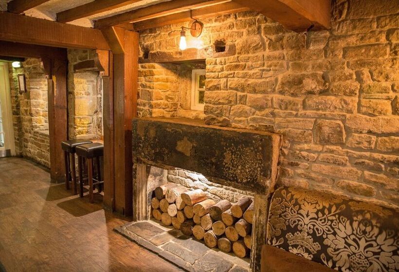 Отель The Manor House