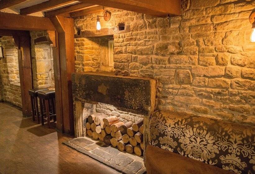 Отель The Manor House