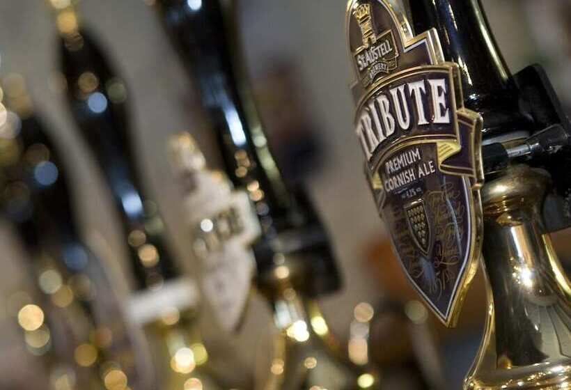 Отель Royal Oak Inn