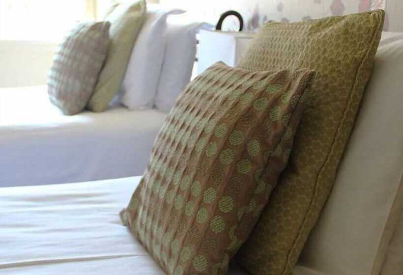 Отель Royal Oak Inn