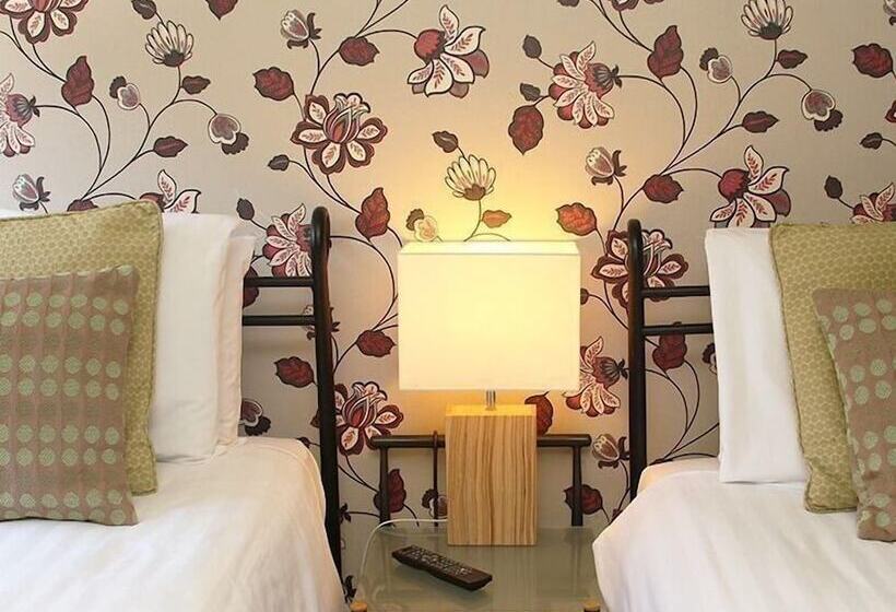 Отель Royal Oak Inn