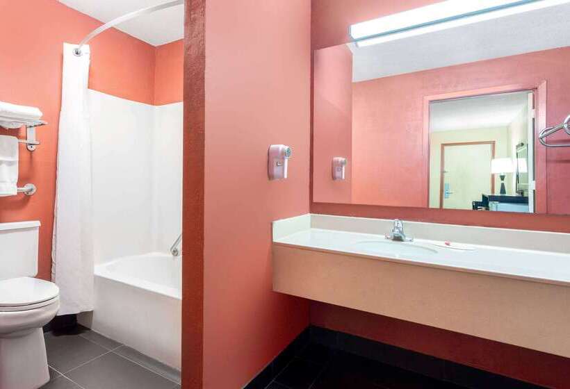 فندق Travelodge By Wyndham Richmond In