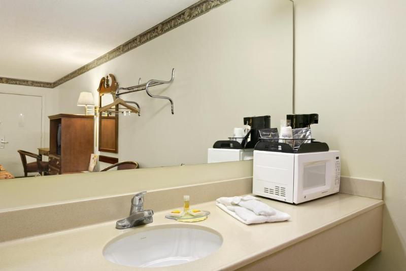 فندق Travelodge By Wyndham Richmond In