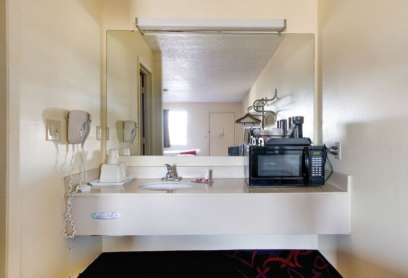 فندق Travelodge By Wyndham Richmond In