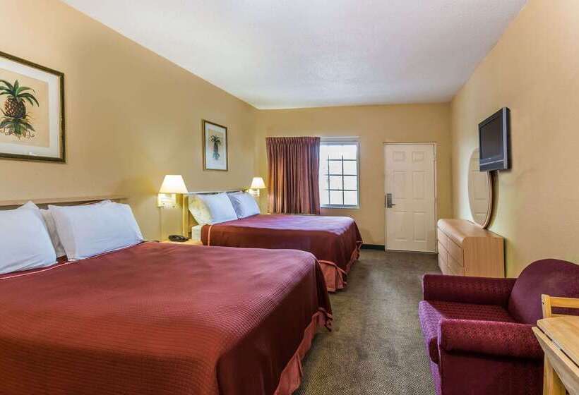 فندق Travelodge Suites By Wyndham Lake Okeechobee