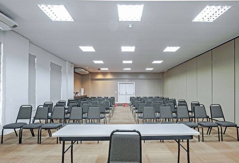 هتل Camboriu Express