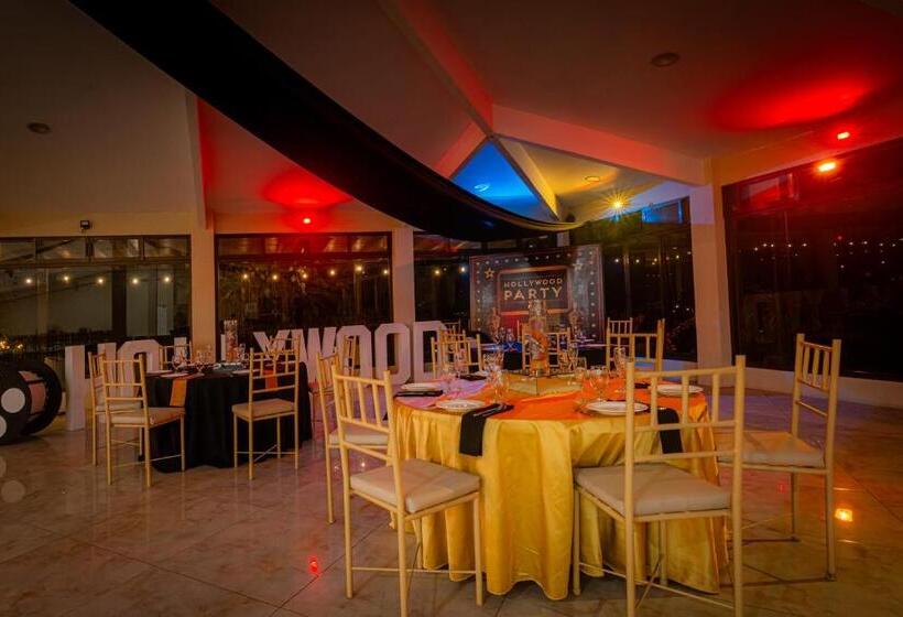 هتل Villa Florencia