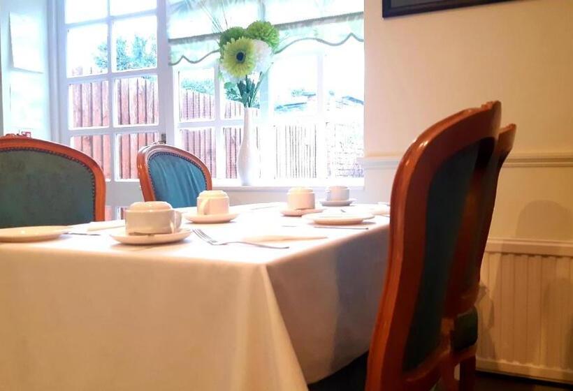 Отель Wincham Hall