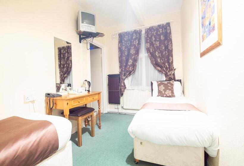 Отель Wincham Hall