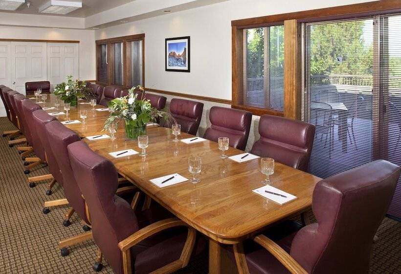 منتجع The Lodge At Eagle Crest