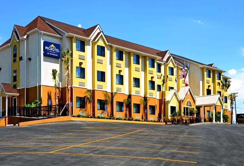Microtel Inn & Suites By Wyndham New Braunfels I 35