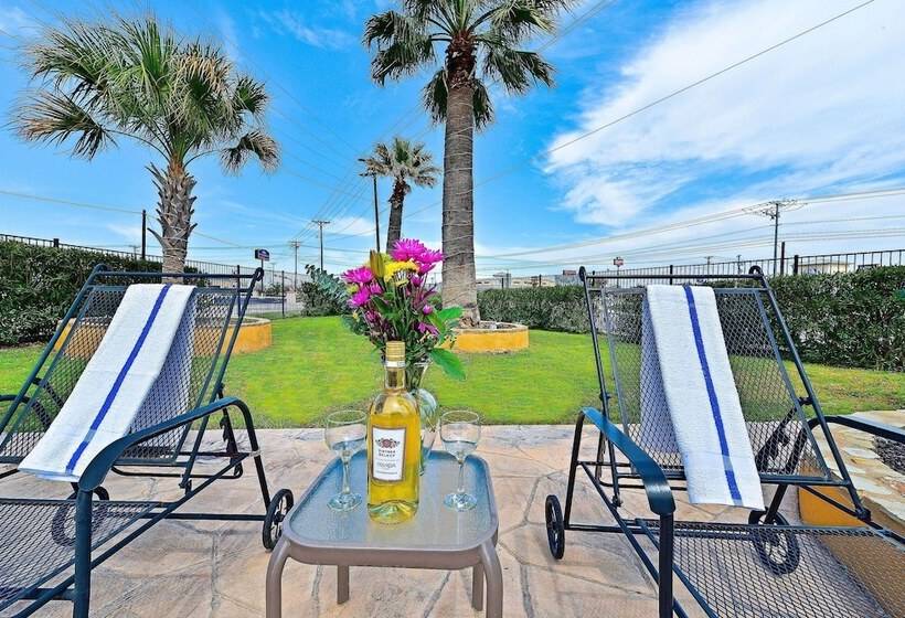 Microtel Inn & Suites By Wyndham New Braunfels I 35