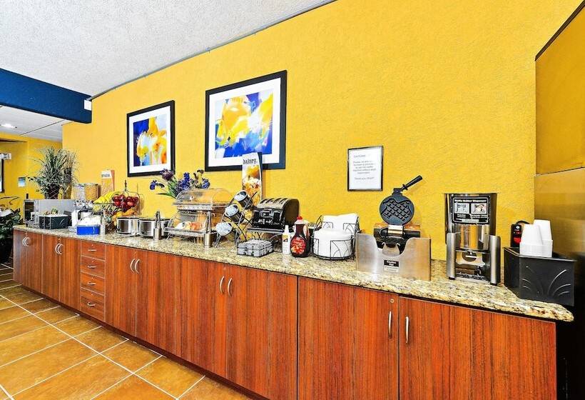 Microtel Inn & Suites By Wyndham New Braunfels I 35