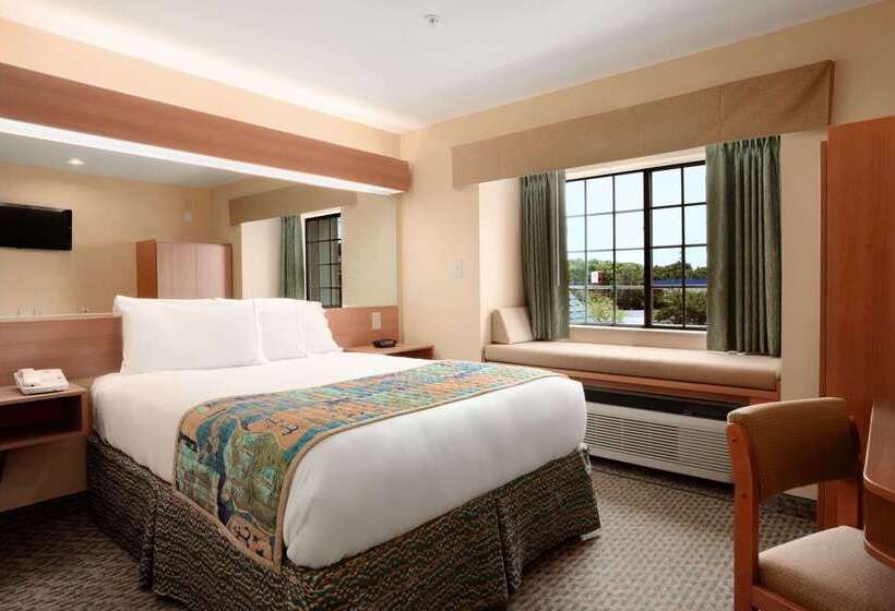 Microtel Inn & Suites By Wyndham Panama City