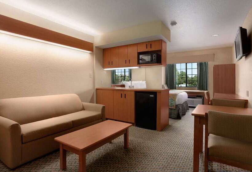 Microtel Inn & Suites By Wyndham Panama City
