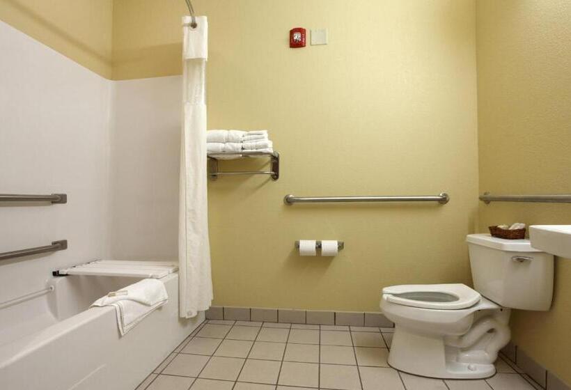 Microtel Inn & Suites By Wyndham Panama City