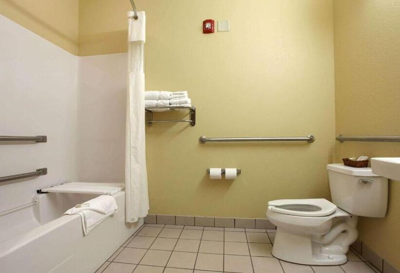 Microtel Inn & Suites By Wyndham Panama City