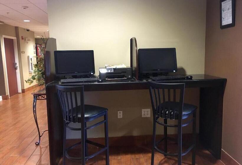 Microtel By Wyndham Perry National Fairground Area I 75