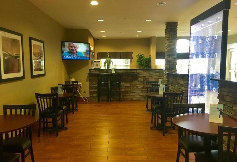 Microtel By Wyndham Perry National Fairground Area I 75