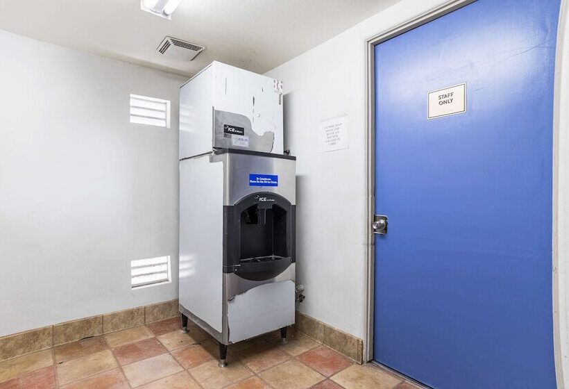 Отель Studio 6 Mojave, Ca   Airport