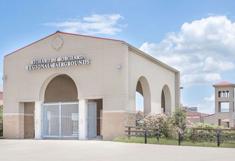 모텔 Days Inn By Wyndham Robstown