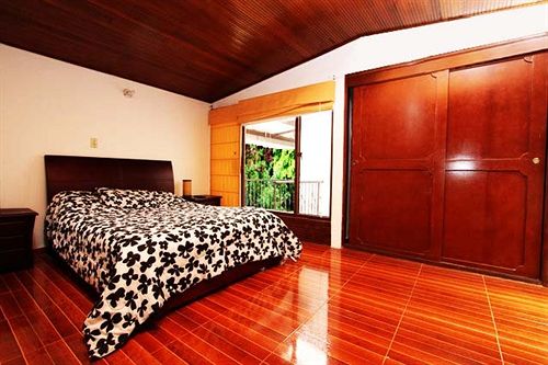 Niza Norte Bed & Breakfast