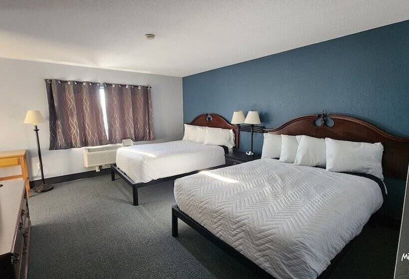 The Oasis Hotel & Bar