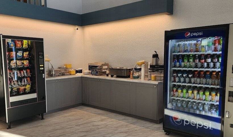 The Oasis Hotel & Bar