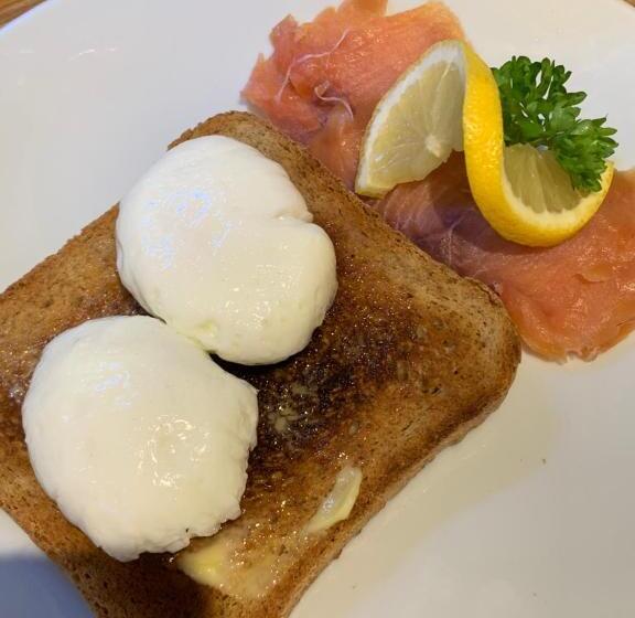 ベッドアンドブレックファースト Gyves House