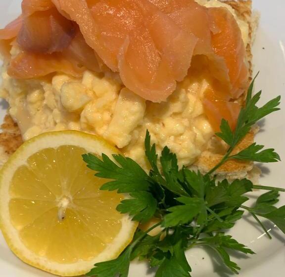 ベッドアンドブレックファースト Gyves House