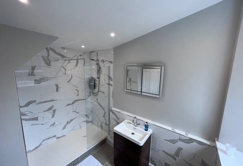 مبيت وإفطار Latimer House