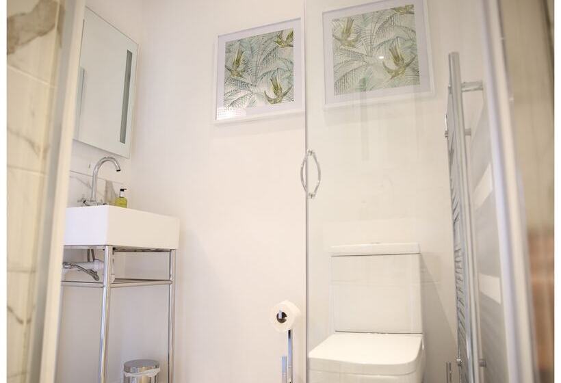 ベッドアンドブレックファースト Latimer House