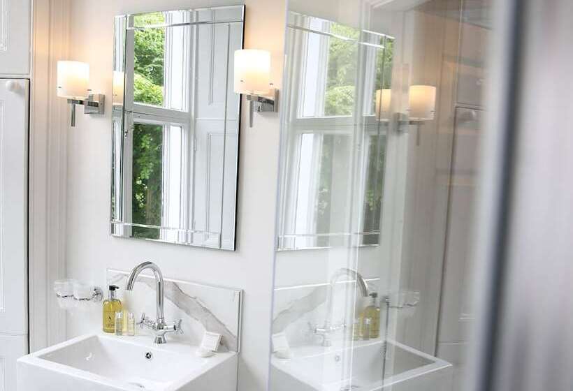 ベッドアンドブレックファースト Latimer House