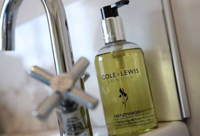 ベッドアンドブレックファースト Latimer House