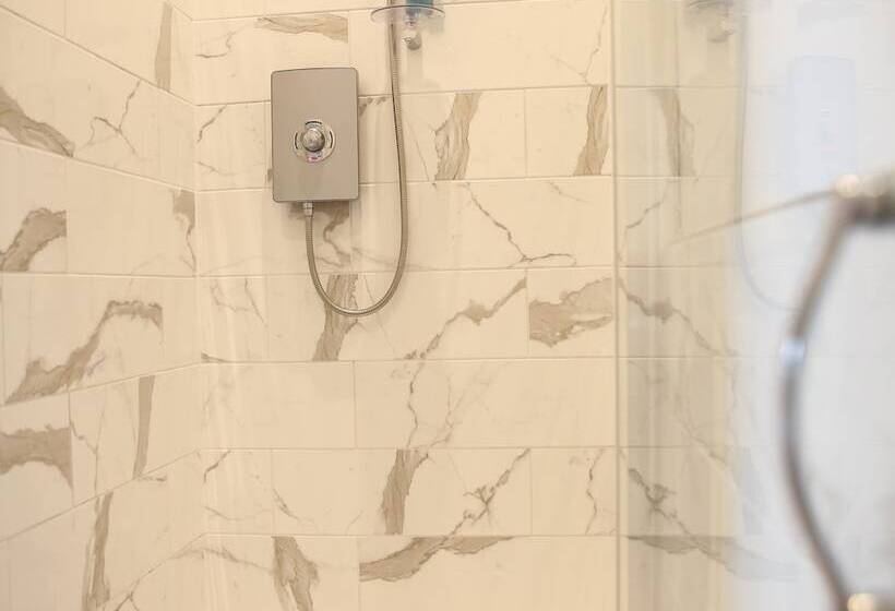 مبيت وإفطار Latimer House