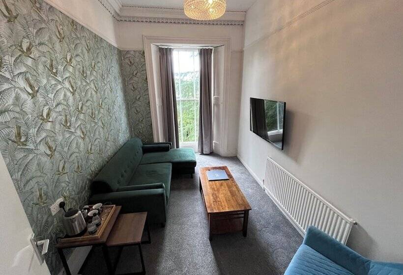 ベッドアンドブレックファースト Latimer House