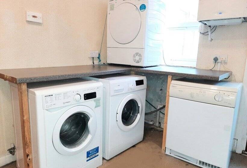 צימר Pebbles Guest House