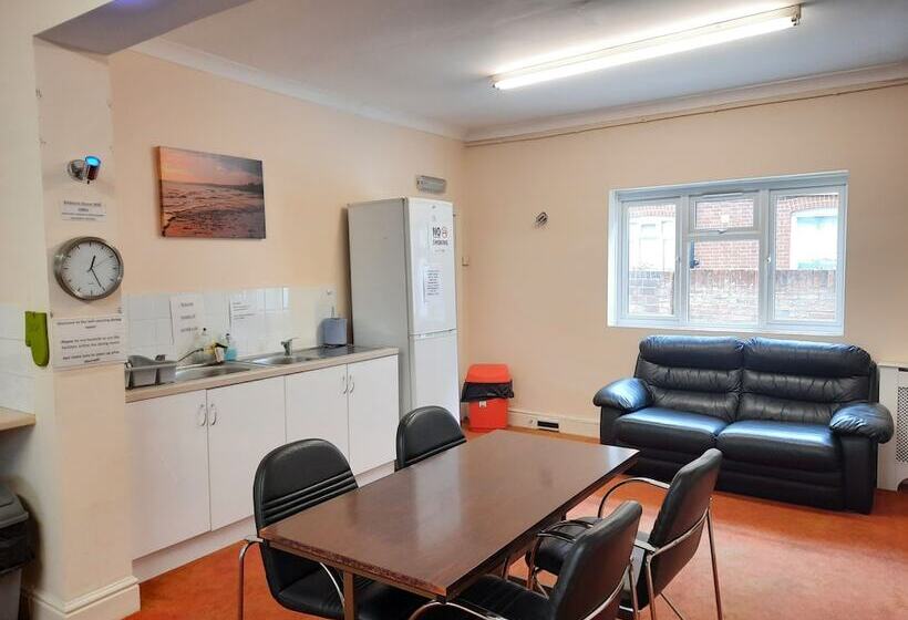 צימר Pebbles Guest House