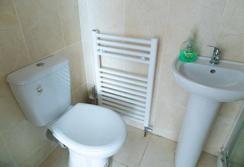 צימר Pebbles Guest House