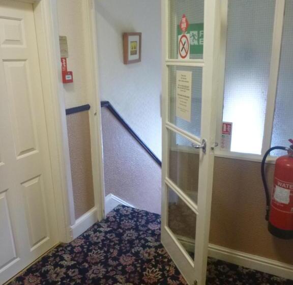 ベッドアンドブレックファースト The Warwick Southport