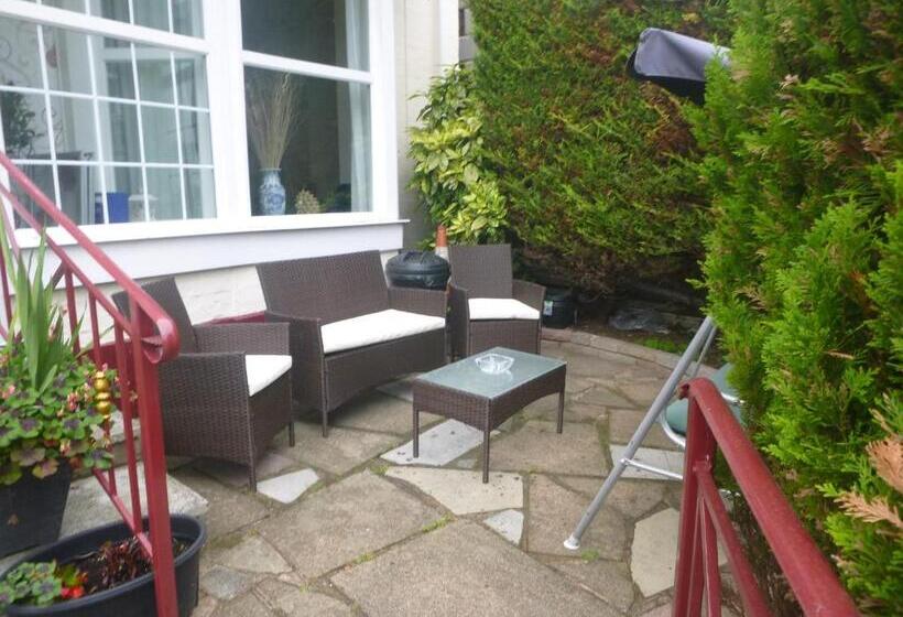 ベッドアンドブレックファースト The Warwick Southport