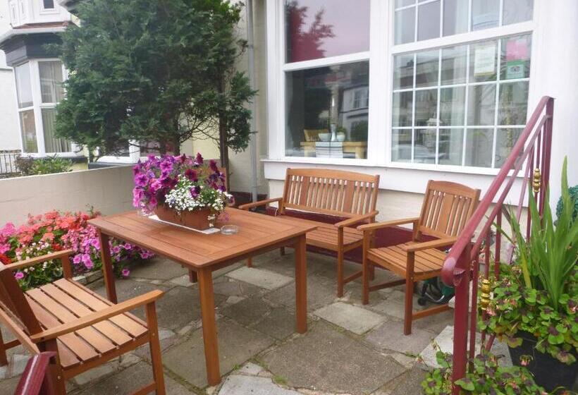 ベッドアンドブレックファースト The Warwick Southport