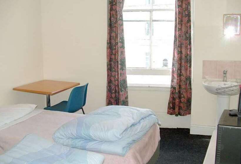 Central Hotel   Hostel