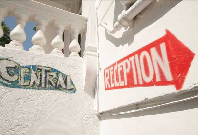 Central Hotel   Hostel