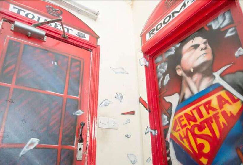 Central Hotel   Hostel