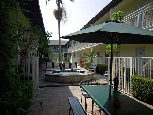 فندق على الطريق Cara